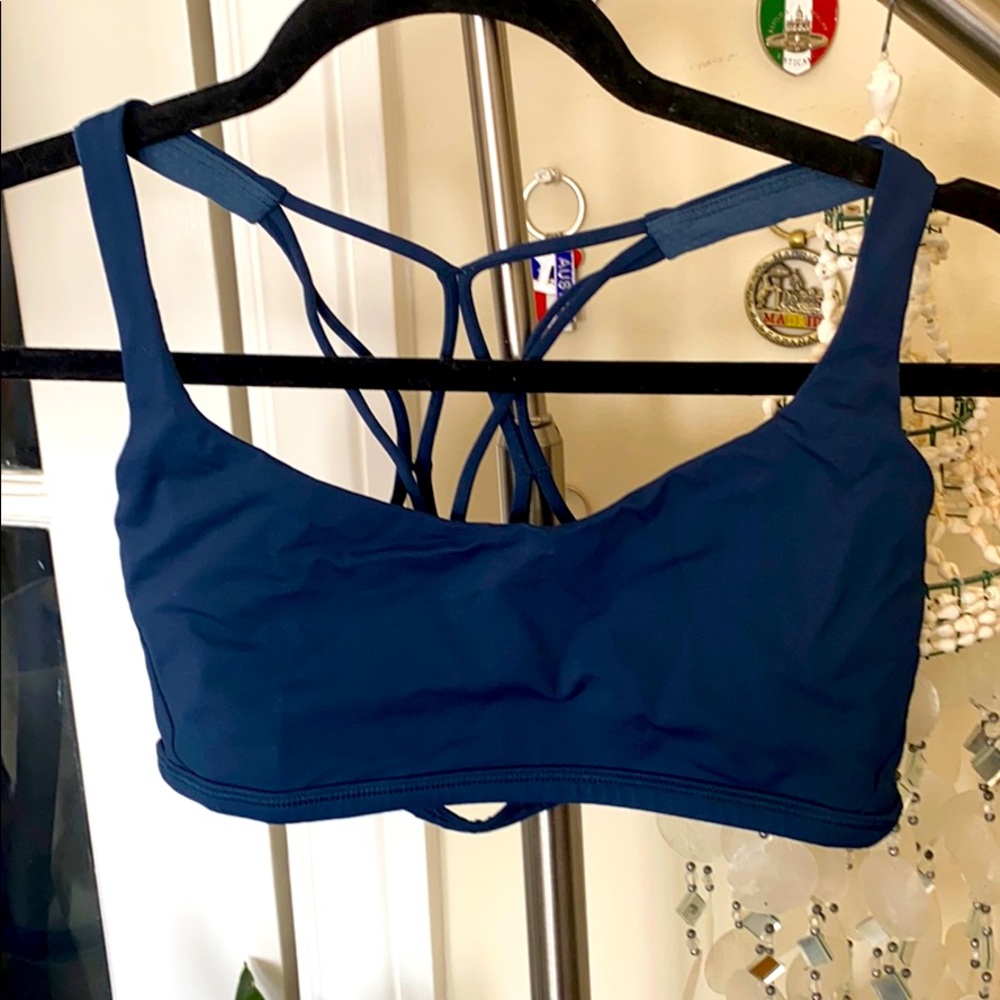 Lululemon sports bra